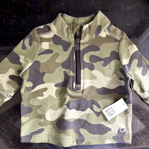 NWT baby gap sweatshirt 0-3 M - Picture 1 of 2